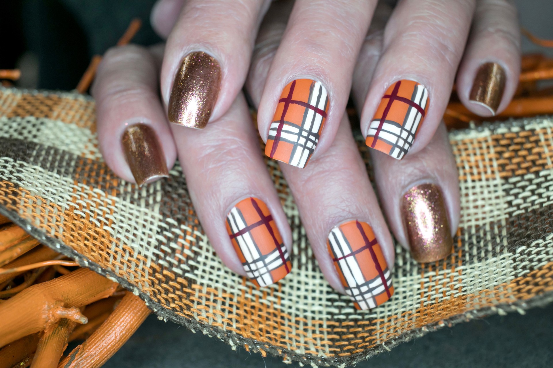 Autumn Plaid Nail Art Design